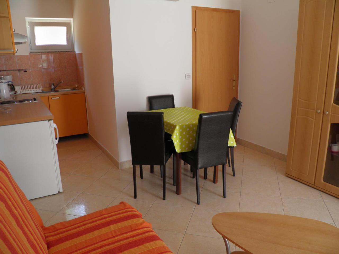 Apartments Pintar Zarok Baška Exterior foto