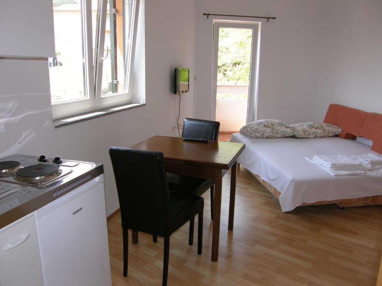 Apartments Pintar Zarok Baška Exterior foto